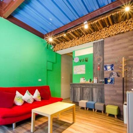 小黑琵416輕旅 Little Happy Hostel Tainan Bagian luar foto