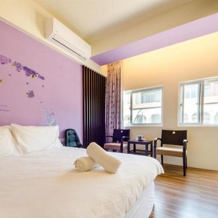 小黑琵416輕旅 Little Happy Hostel Tainan Bagian luar foto