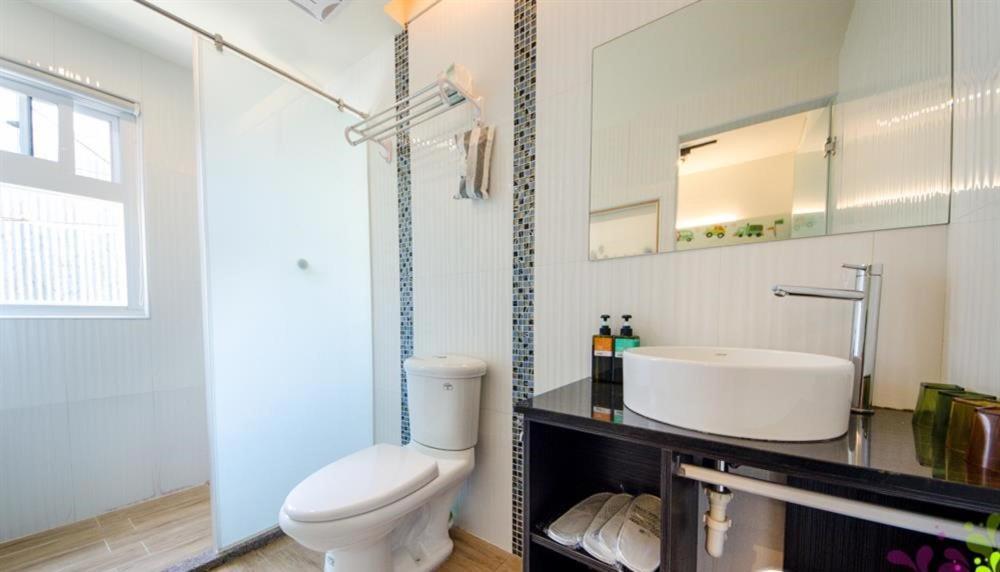 小黑琵416輕旅 Little Happy Hostel Tainan Bagian luar foto