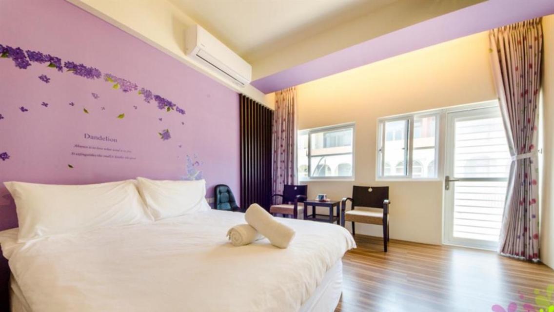 小黑琵416輕旅 Little Happy Hostel Tainan Bagian luar foto
