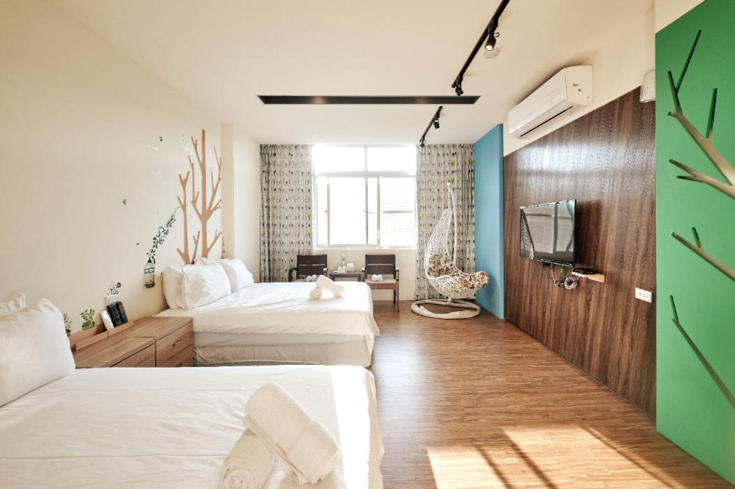 小黑琵416輕旅 Little Happy Hostel Tainan Bagian luar foto