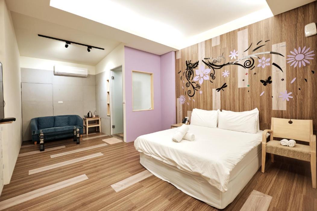 小黑琵416輕旅 Little Happy Hostel Tainan Bagian luar foto
