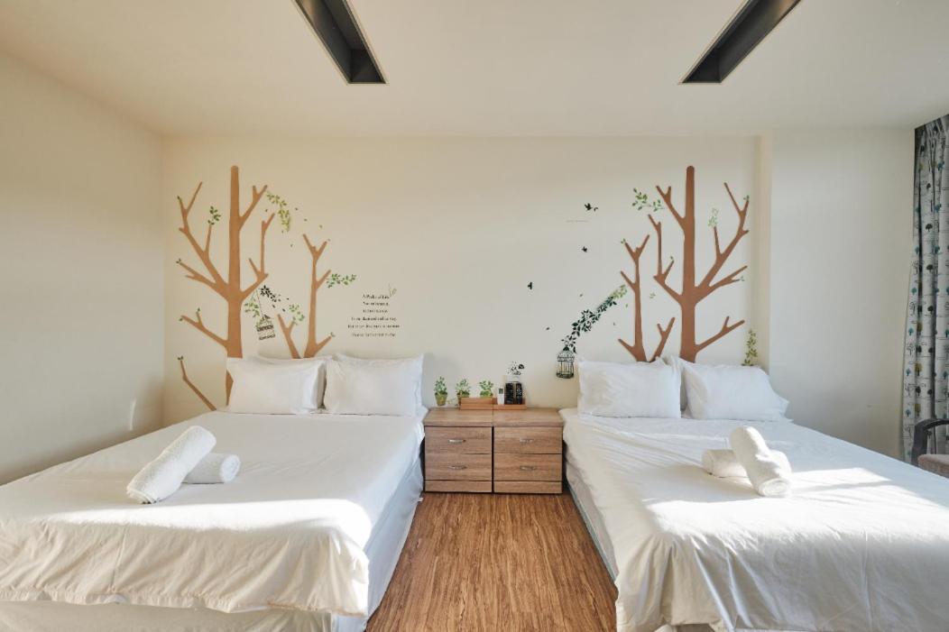 小黑琵416輕旅 Little Happy Hostel Tainan Bagian luar foto