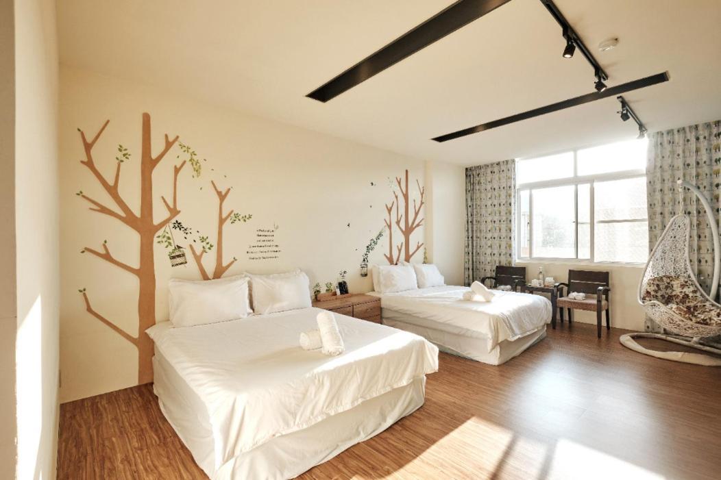 小黑琵416輕旅 Little Happy Hostel Tainan Bagian luar foto